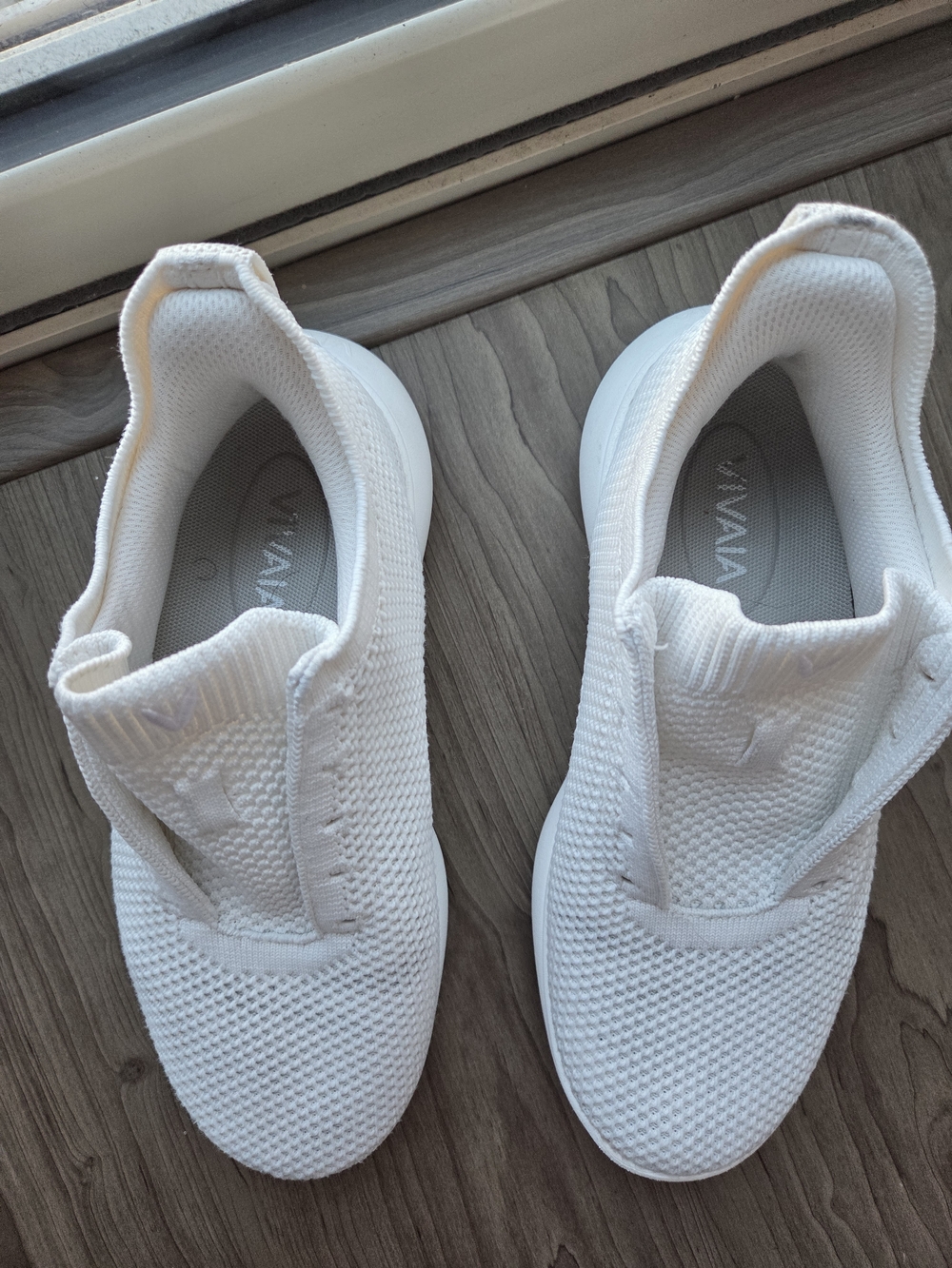 Vivian Women's White Knit Athletic Sneakers 6 - Picture 2 of 4